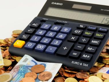 Банките събират все по-малко от лихви и все повече от такси