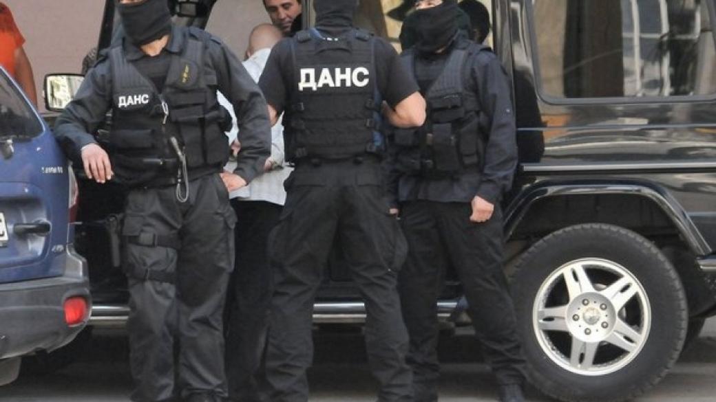 Спецслужбите арестуваха всички митничари на „Лесово“