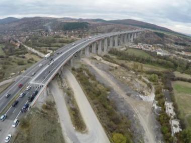 Пускат движението по виадукта „Елешница“