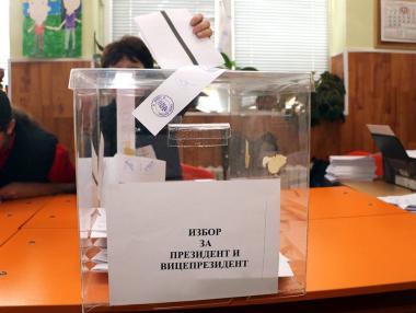 Цачева и Радев са с минимална разлика, отиват на балотаж