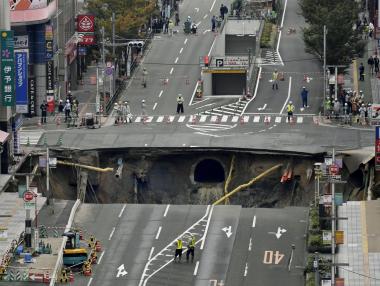 Огромна дупка се появи в Япония