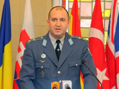 Financial Times: Румен Радев може да разбие статуквото в българската политика