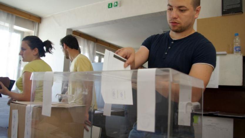 Радев с 25,45%, Цачева с 21,97% при 100% преброени протоколи