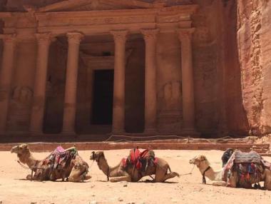 Петра – тайнственият град на Йордания