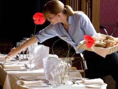 Кои сектори у нас са с най-високи и най-ниски заплати