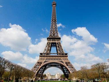 2 млн. туристи не посетиха Париж тази година