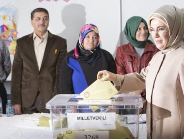 Половината гласове в чужбина са от Турция