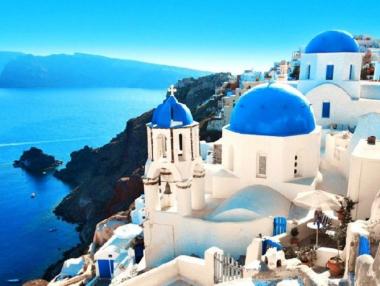 Санторини потвърди репутацията си на най-красивия остров