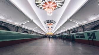 В метрото на Пхенян, Северна Корея