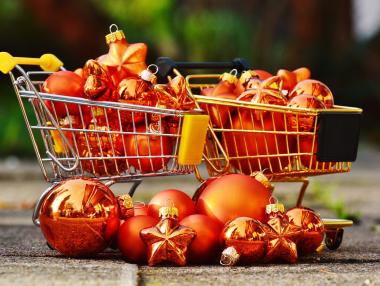 Българите ще отделят по 225 лв. за коледни подаръци