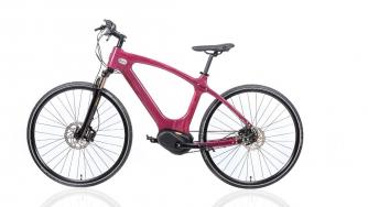 Българи създадоха дървен електрически велосипед