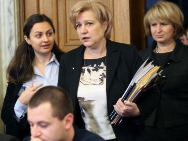Стоянова: Бюджетът ще мине с гласовете на ГЕРБ, РБ и БДС