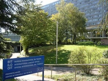 МОТ: Средната класа в ЕС се топи