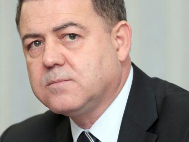 Военният министър получи второ обвинение от прокуратурата