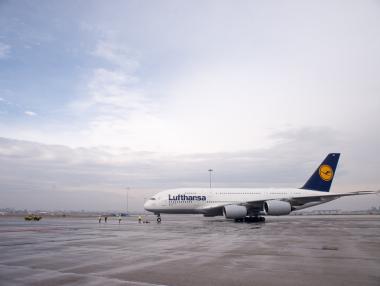 Призоваха пилотите на Lufthansa да стачкуват и на 29 и 30 ноември