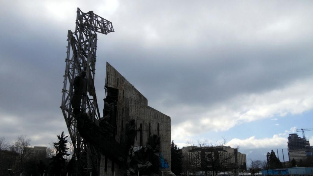 Паметникът пред НДК ще бъде махнат през пролетта