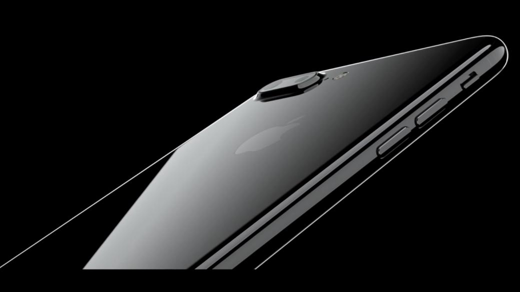 Apple тества над 10 различни прототипа на iPhone 8