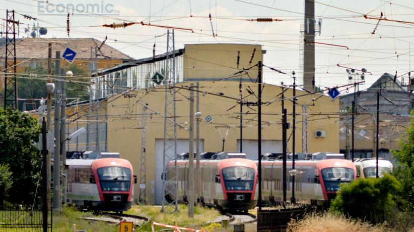 Москва спира влака до София