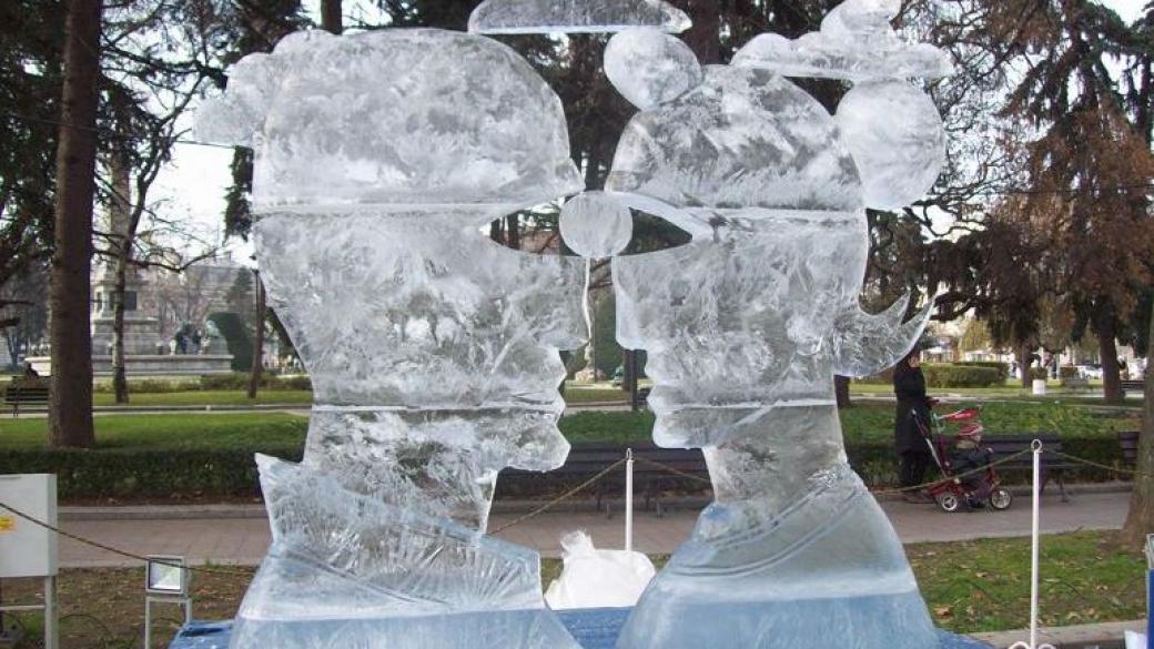 Ледени фигури от приказките изникват в Русе