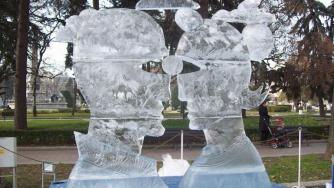 Ледени фигури от приказките изникват в Русе