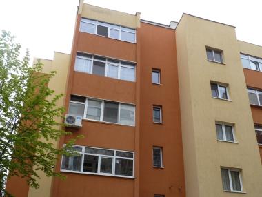 Правителството одобри 1 млрд. лв. за саниране, обеща още един