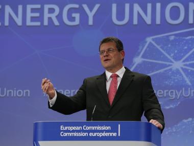 Еврокомисията търси баланс между конкурентна и зелена икономика