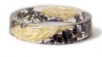 Красиви гривни, направени с истински цветя