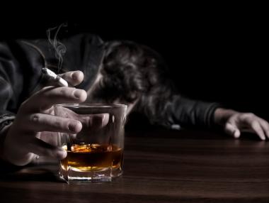 Близо половината от българите злоупотребяват с алкохола