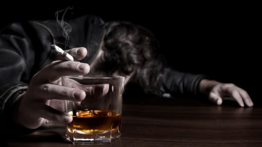 Близо половината от българите злоупотребяват с алкохола