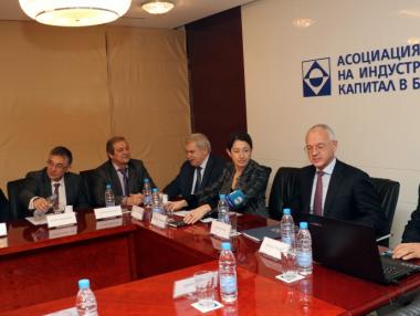 Бизнесът не очаква повече продажби и износ догодина