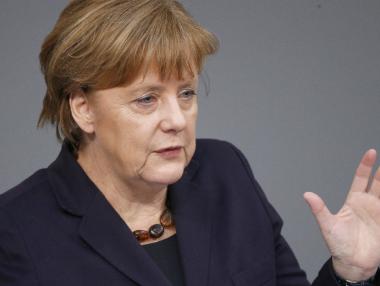 Меркел сменя предизборно политическия курс