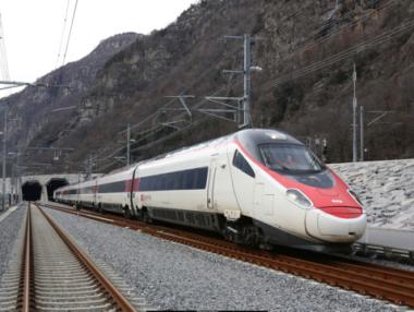 Пуснаха влаковете през най-дългия тунел в света