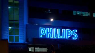Philips продава бизнеса си с LED осветление