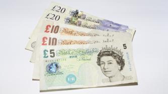 Паундът поскъпна с 1% заради добри новини за Brexit