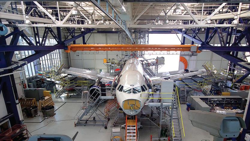 Най-големите самолети в света ще се поправят в София