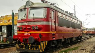 Инфографика: Кой колко обществени поръчки е спечелил