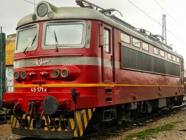 Инфографика: Кой колко обществени поръчки е спечелил