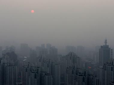 40 града в Китай с червен код за замърсяване на въздуха