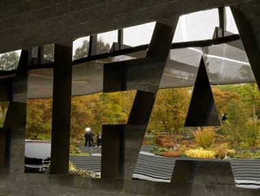 FIFA глоби футболните федерации от Острова