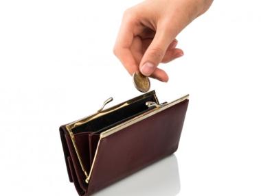 Франция вдига минималната заплата само с 9 евроцента