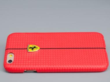 PhoneArena: Догодина Apple ще представи iPhone Ferrari