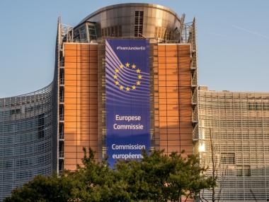 ЕК иска по-строг контрол върху изпращането на пари и ценни метали