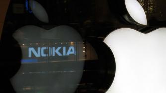 Apple с насрещни дела срещу Nokia