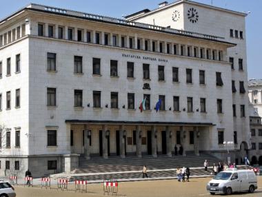 Делът на проблемните кредити падна под 21%