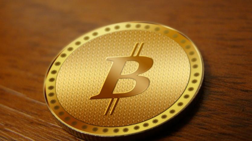 Стойността на Bitcoin достигна 900 долара