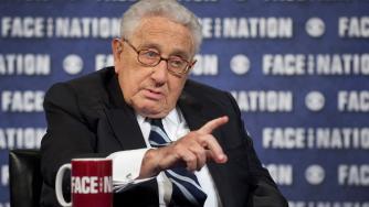 Кисинджър става посредник между САЩ и Русия