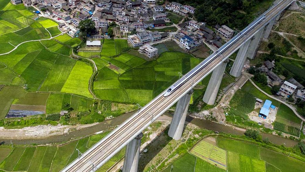 Китай откри една от най-дългите жп линии в света