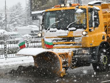 150 снегорина са чистили София снощи