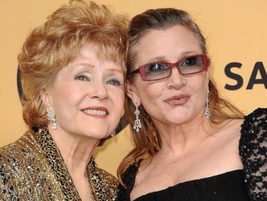 Почина и майката на Кари Фишър