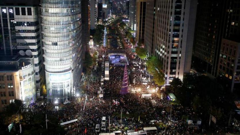 Южнокорейците протестират срещу президента си